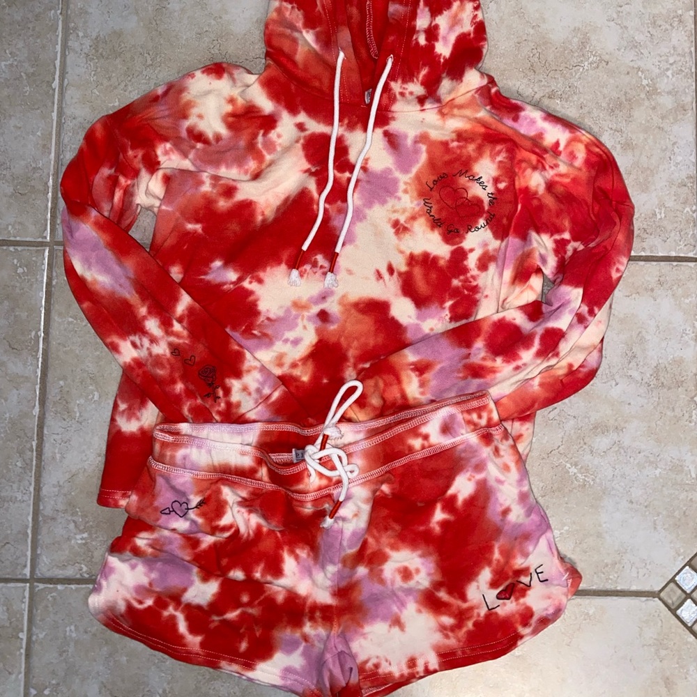 PJ SALVAGE “love makes the world go round” tye dye set